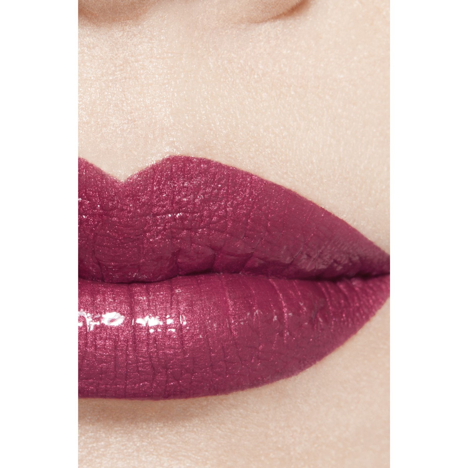 La barra de labios líquida brillante de larga duración
